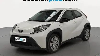 Usado Toyota Aygo X Play 72 CV (52 kW) 2023 SUV