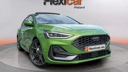 Verde Usado 2023 Ford Focus ST Berlina | 28.390 € (Buen precio)