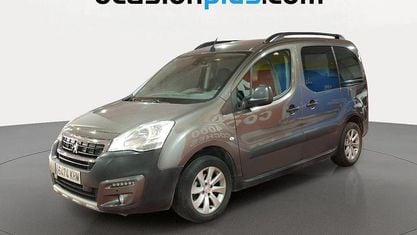 Käytetty Peugeot Partner Tepee 100 HP (73 kW) 2018 Harmaa Tila-auto