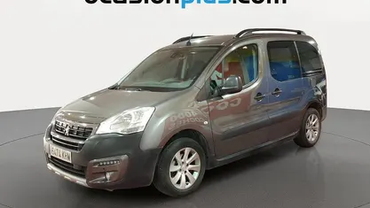 Usado Peugeot Partner Tepee 100 CV (73 kW) 2018 Gris Monovolumen