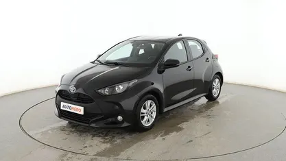 Usado Toyota Yaris Hybrid Active 116 CV (85 kW) 2021 Berlina