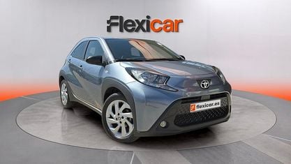 Usado Toyota Aygo X 72 CV (52 kW) 2024 Azul SUV