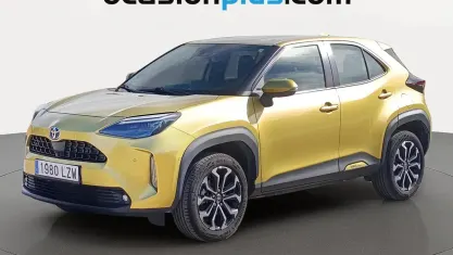Usado Toyota Yaris Hybrid Active 116 CV (85 kW) 2022 Oro SUV