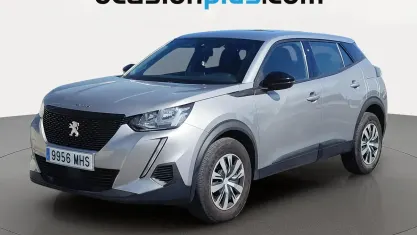Usado Peugeot 2008 Active 101 CV (74 kW) 2023 Gris SUV