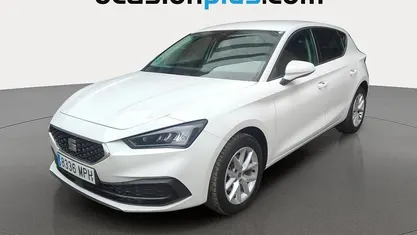 Usado Seat Leon Style 110 CV (80 kW) 2024 Blanco Utilitario