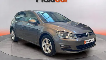Beige Usado 2016 VW Golf Advance Berlina | 10.990 € (Super precio)
