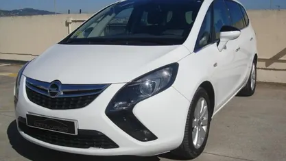 Używany Opel Zafira Tourer Excellence 130 KM (95 kW) 2012 Minivan
