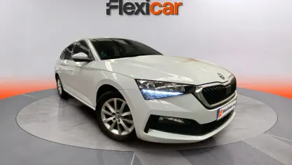 Usado Skoda Scala Style 116 CV (85 kW) 2020 Blanco Utilitario