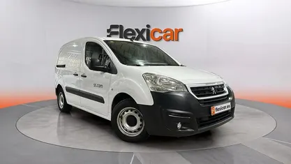 Usado Peugeot Partner Tepee Access 99 CV (72 kW) 2018 Monovolumen