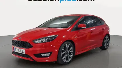 Usado Ford Focus ST-Line 182 CV (133 kW) 2017 Rojo Utilitario