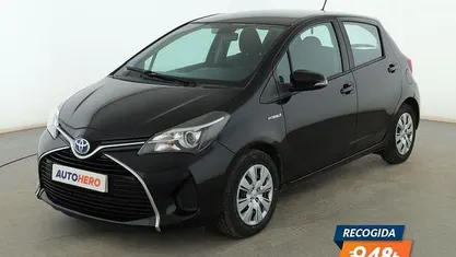 Usado Toyota Yaris Hybrid Active 101 CV (74 kW) 2017 Negro Berlina
