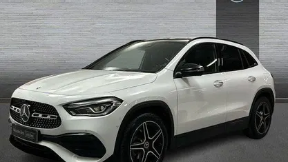 Usado Mercedes GLA200 163 CV (119 kW) 2023 Blanco SUV