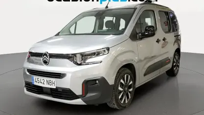 Usado Citroën Berlingo XTR 131 CV (96 kW) 2025 Gris Monovolumen