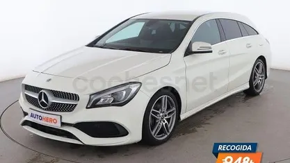 Usado Mercedes CLA200 Shooting Brake AMG line 136 CV (100 kW) 2017 Blanco Familiar