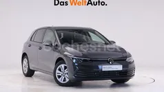 Gris / plata Usado 2023 VW Golf VIII Life Berlina | 26.490 € (Precio justo)