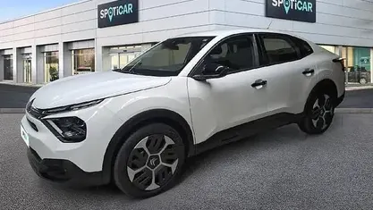 Käytetty Citroën C4 X Feel 102 HP (75 kW) 2023 Valkoinen Katumaasturi