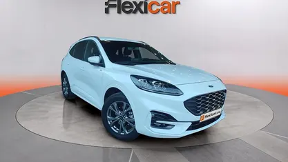 Usado Ford Kuga ST-Line 225 CV (165 kW) 2023 Blanco SUV
