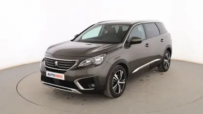Usado Peugeot 5008 Allure 130 CV (95 kW) 2019 Gris SUV
