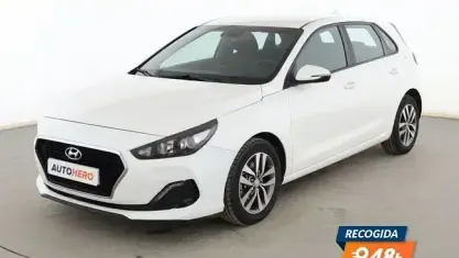 Begagnad Hyundai i30 120 HK (88 kW) 2019 Vit Sedan