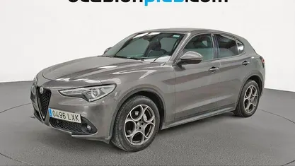 Usado Alfa Romeo Stelvio Sprint 190 CV (139 kW) 2022 Gris SUV