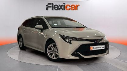 Używany Toyota Corolla Active 122 KM (89 kW) 2021 Biały Kombi