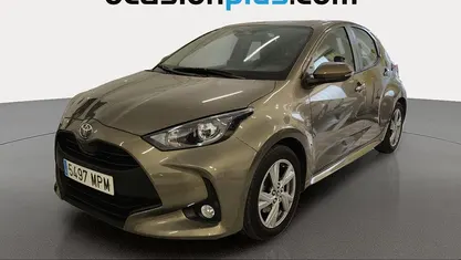 Usado 2024 Toyota Yaris Hybrid Active Utilitario | 16.955 € (Buen precio)