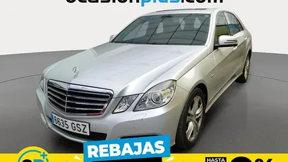 Gris plata Usado 2010 Mercedes E350 Avantgarde Berlina | 17.350 € (Precio justo)
