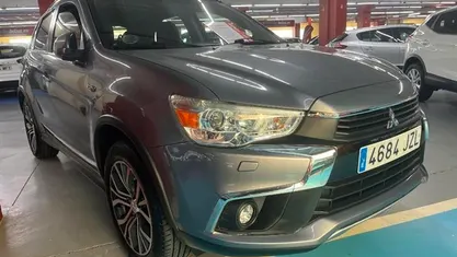Usado Mitsubishi ASX 117 CV (86 kW) 2017 Gris / plata SUV