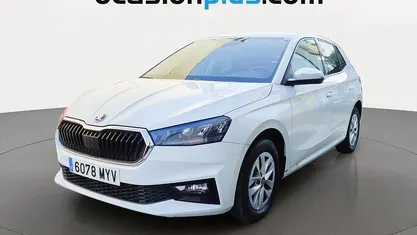 Blanco Usado 2025 Skoda Fabia Selection Utilitario | 15.228 € (Buen precio)