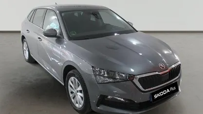 Gris Usado 2023 Skoda Scala Sport Utilitario | 17.790 € (Precio justo)