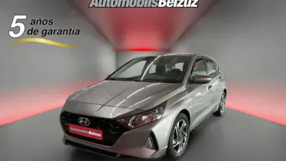 Usado Hyundai i20 100 CV (73 kW) 2021 Gris Utilitario