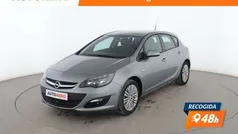 Gris Usado 2015 Opel Astra Selective | 9299 € (Precio justo)