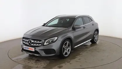 Usado Mercedes GLA180 AMG line 122 CV (89 kW) 2019 Gris SUV