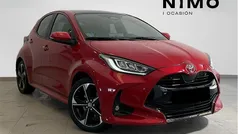 Rojo emoción Usado 2025 Toyota Yaris Hybrid Plus Berlina | 24.750 € (Precio justo)