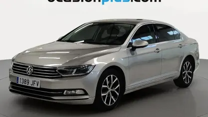 Usado VW Passat Advance 120 CV (88 kW) 2015 Gris plata Monovolumen
