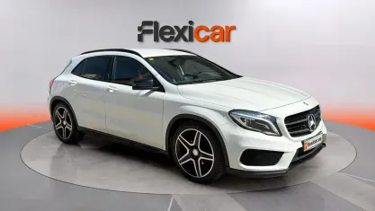 Usado Mercedes GLA200 AMG line 156 CV (114 kW) 2015 Blanco SUV