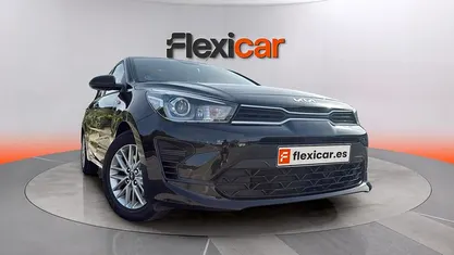 Usado Kia Rio 101 CV (74 kW) 2023 Berlina