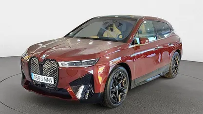 Rojo Usado 2023 BMW iX SUV | 65.364 € (Buen precio)
