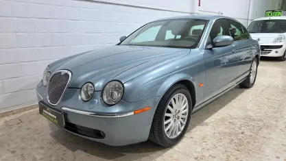 Usado Jaguar S-Type Executive 207 CV (152 kW) 2006 Azul Berlina