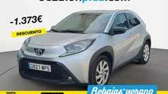 Usado 2024 Toyota Aygo Play Utilitario | 15.110 € (Precio justo)