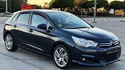 Usado Citroën C4 114 CV (83 kW) 2012 Azul Berlina