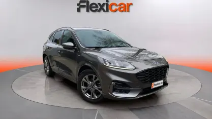 Usado Ford Kuga ST-Line 120 CV (88 kW) 2024 Gris SUV
