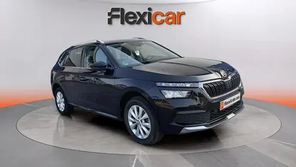 Usado Skoda Kamiq Ambition 90 CV (66 kW) 2022 Negro SUV