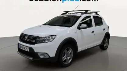 Usado Dacia Sandero Comfort 90 CV (66 kW) 2018 Blanco Utilitario