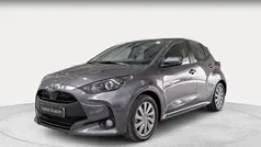 Usado 2024 Toyota Yaris Hybrid Active Berlina | 21.900 € (Precio justo)