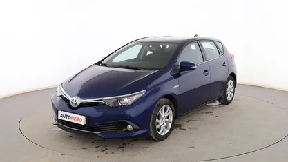Usado Toyota Auris Hybrid Active 136 CV (100 kW) 2015 Azul Berlina