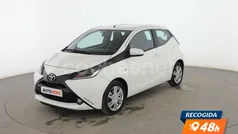 Blanco Usado 2017 Toyota Aygo X-play Utilitario | 7699 € (Buen precio)