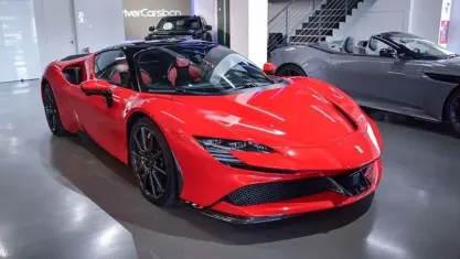 Usado Ferrari SF90 1001 CV (736 kW) 2023 Rojo Descapotable