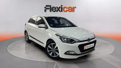 Käytetty Hyundai i20 Active 84 HP (61 kW) 2018 Valkoinen Sedan