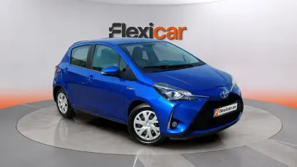 Usado Toyota Yaris Hybrid Business Edition 116 CV (85 kW) 2020 Azul Berlina